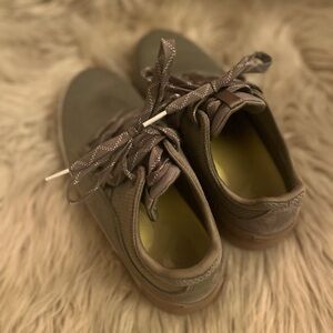 Sorel sneakers waterproof tennis hiking camping athletic winter shoe